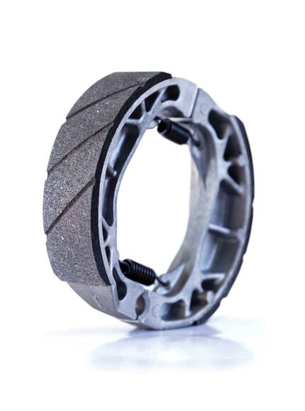 BRAKE SHOE SET WITH SPRING CUT TYPE RED LINNING